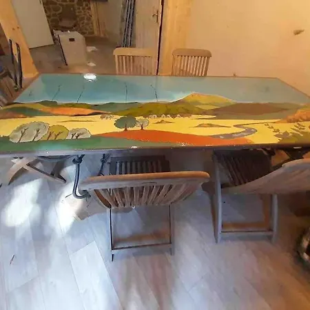 Casa de Férias La Grange De La Gratade Rochefort-Montagne